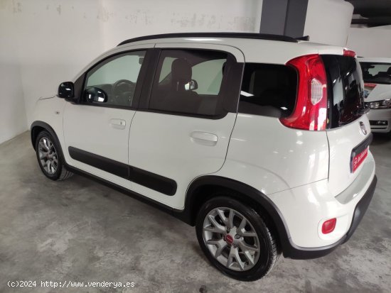 Fiat Panda City Life Hybrid 1.0 Gse 51kw (70CV) BLANCO diciembre 2022 - Carcaixent