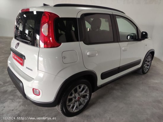 Fiat Panda City Life Hybrid 1.0 Gse 51kw (70CV) BLANCO diciembre 2022 - Carcaixent