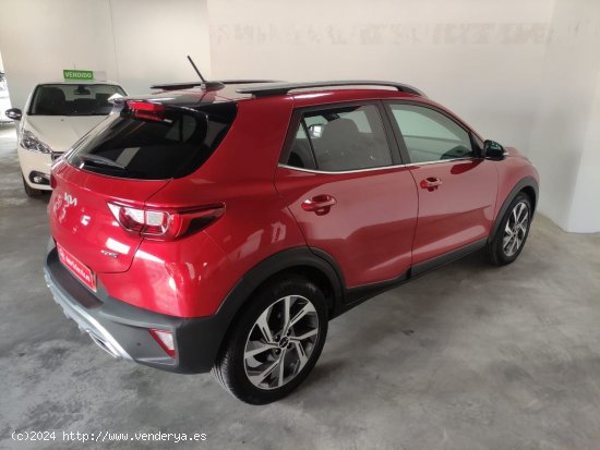 Kia Stonic 1.0 T-GDi 74kW (100CV) MHEV iMT GT Line Rojo gasolina 2022 - Carcaixent