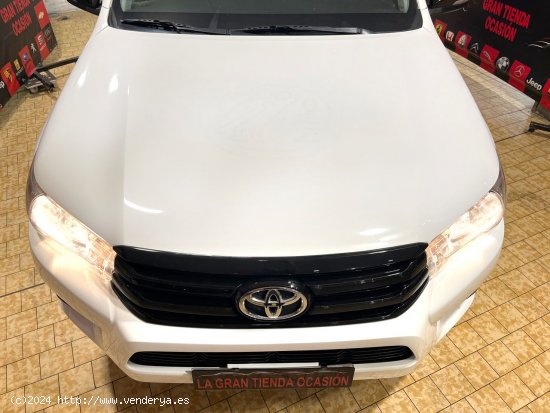 Toyota Hilux 2.4 D4D Cabina Doble GX 4x4 - Alcalá de Henares