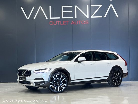  Volvo V90 Cross Country CROSS COUNTRY 2.0 D4 190 AUTO 4WD - Córdoba 