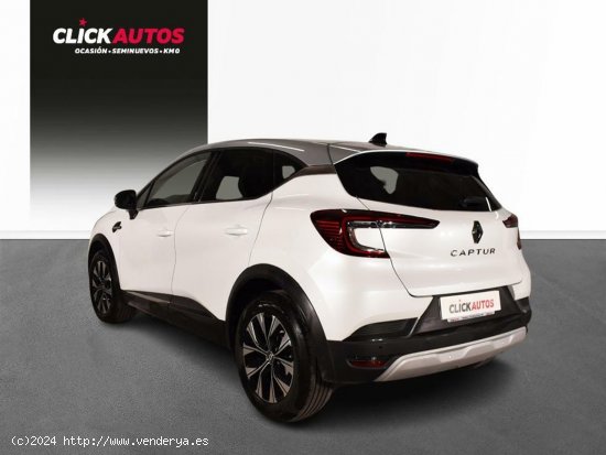 Renault Captur 1.3 TCE 140CV MHEV Techno Bitono EDC - Málaga