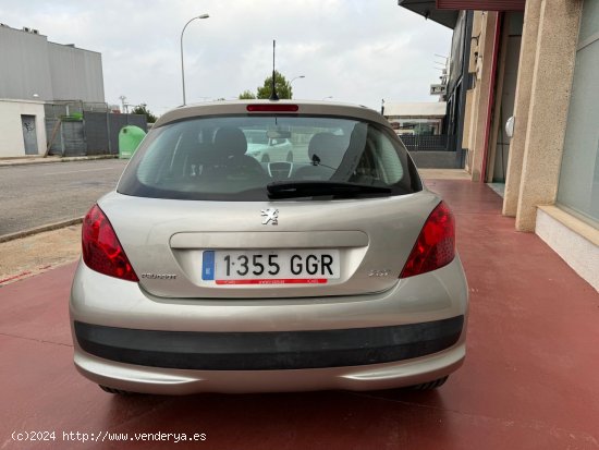 Peugeot 207 Confort 1.4 75 - Alzira