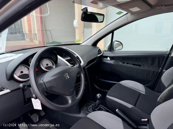 Peugeot 207 Confort 1.4 75 - Alzira