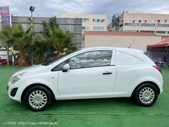 Opel Corsa 75CV 1.3 COMERCIAL 2 PLAZAS - Esplugas de Llobregat