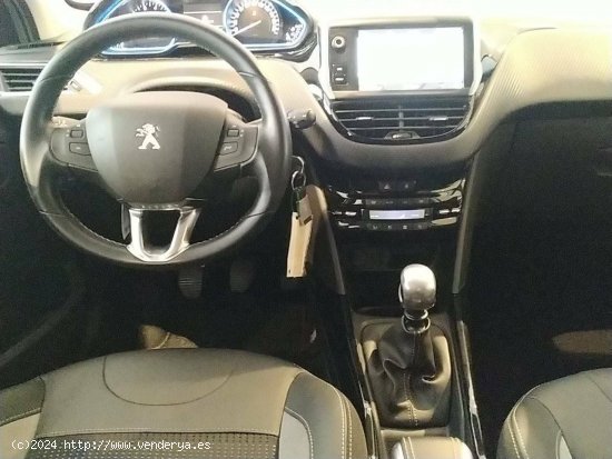 Peugeot 2008   PureTech 110 S&S 6 Vel. MAN Allure - HOSPITALET DE LLOBREGAT (L )