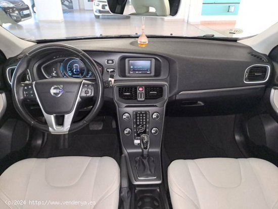 Volvo V40  2.0 D3  Auto Kinetic - Figueres