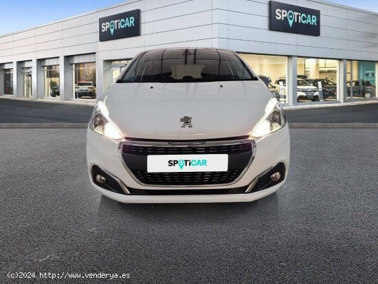 Peugeot 208  5P  1.2L PureTech 60KW (82CV) Signature - Torrent