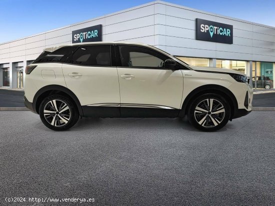 Peugeot 3008  1.2 100KW  eDCS6 Allure Pack - Torrent