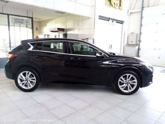 Infiniti Q30  1.5D PREMIUM - MANZANARES