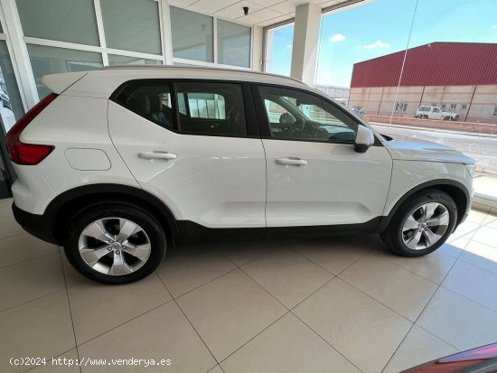 Volvo XC40  2.0 D4 AWD  Auto Momentum - MANZANARES