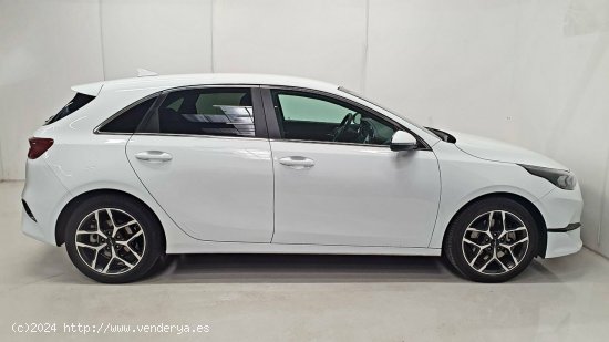 Kia Ceed  1.0 T-GDi 88kW (120CV) Tech - SANT FRUITOS DE BAGES