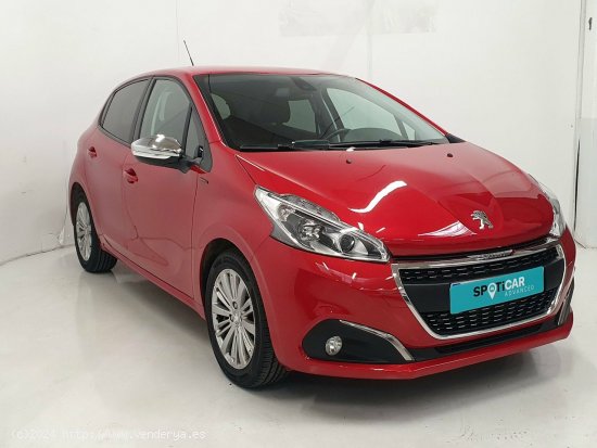 Peugeot 208  5P  1.2L PureTech 60KW (82CV) Signature - SANT FRUITOS DE BAGES