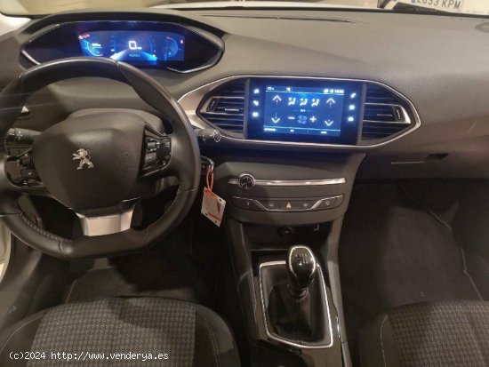 Peugeot 308  5p  BlueHDi 130 S&S Active - FINESTRAT