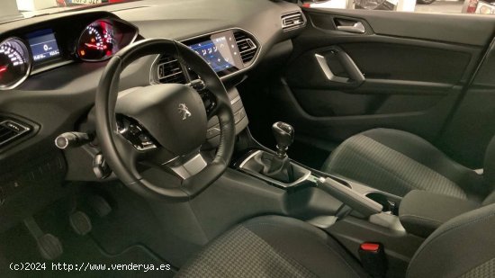 Peugeot 308  5p  BlueHDi 130 S&S Style - Madrid