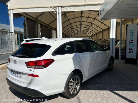 Hyundai i30  CW 1.0 TGDI Go! - Sevilla