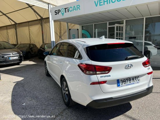 Hyundai i30  CW 1.0 TGDI Go! - Sevilla