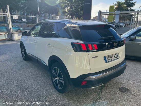 Peugeot 3008  1.2 PURETECH 96KW (130CV)  S&S Allure - Sevilla