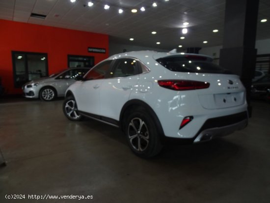 Kia XCeed 1.6 GDi PHEV 104kW (141CV) eMotion - Madrid