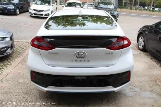 Hyundai IONIQ 1.6 GDI PHEV Style DCT - Madrid