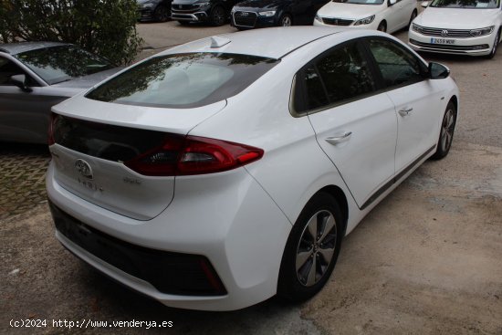 Hyundai IONIQ 1.6 GDI PHEV Style DCT - Madrid