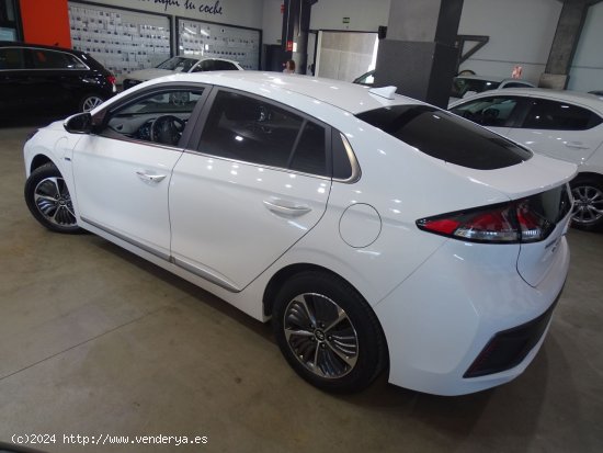 Hyundai IONIQ 1.6 GDI PHEV Tecno DT - Madrid