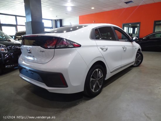 Hyundai IONIQ 1.6 GDI PHEV Tecno DT - Madrid