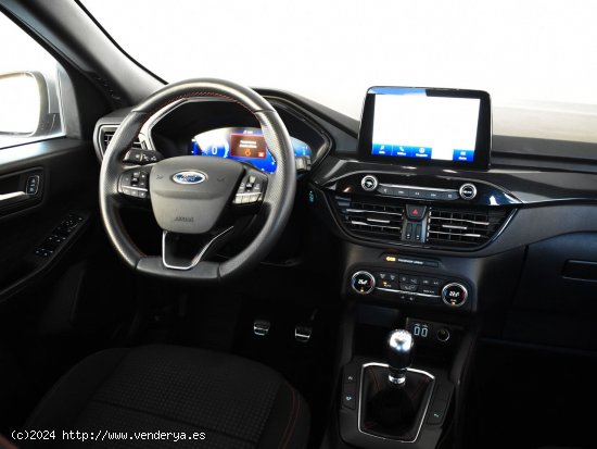 Ford Kuga Hybrid ST-Line - Sevilla