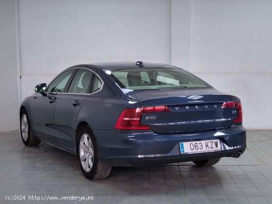 Volvo S90 Momentum - Sevilla