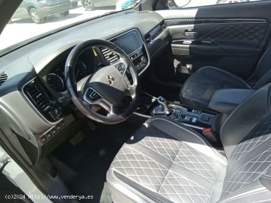 Mitsubishi Outlander 2.4 PHEV Kaiteki Auto 4WD - LEGANES