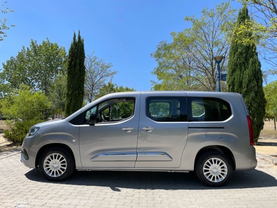 Toyota Proace City Verso Combi VX L2 1.5D 130cv 6 vel. *IVA deducible* *7 plazas* *0 km* *Entrega in