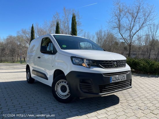 Peugeot Partner Pro Standard 600kg 1.5 HDi 100cv. *IVA deducible* *141.000 km* *Finales del 2019* *N