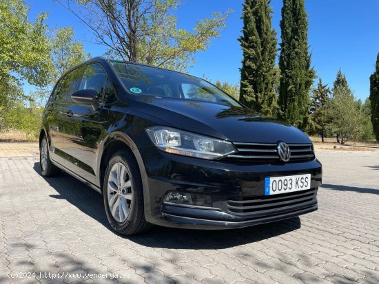 Volkswagen Touran Advance 7 Plazas 1.6 TDI 115cv 6 vel. *IVA deducible* *Nacional* *216€/mes* - Ma