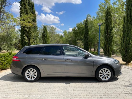 Peugeot 308 SW Style 1.5 HDi 130cv 6 vel. *IVA deducible* *163.000 km* *2019* *Nacional* *139€/mes