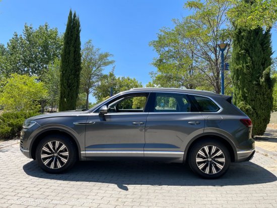 Volkswagen Touareg eHybrid Eleg Tip 4M 3.0 V6 TSI 381cv 8 vel. *IVA deducible* *78.000 km* *2021* *N