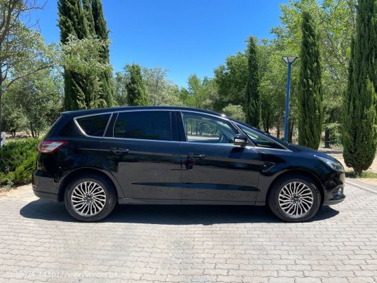 Ford S Max Titanium 2.0 TDCi Panther 150cv 6 vel. *IVA deducible* *Nacional* *251€/mes* - Madrid