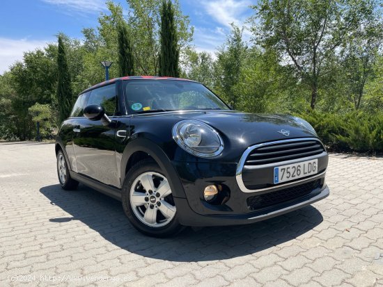 MINI One D 1.5 95cv 6 vel. *IVA deducible* *133.000 km* *12-2019* *Nacional* *194€/mes* - Madrid