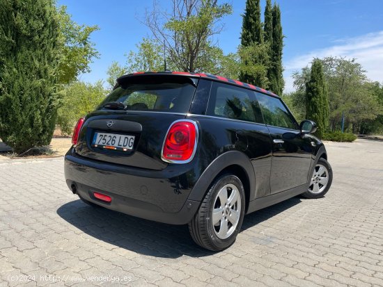 MINI One D 1.5 95cv 6 vel. *IVA deducible* *133.000 km* *12-2019* *Nacional* *194€/mes* - Madrid