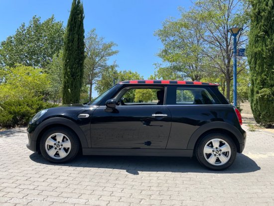 MINI One D 1.5 95cv 6 vel. *IVA deducible* *133.000 km* *12-2019* *Nacional* *194€/mes* - Madrid