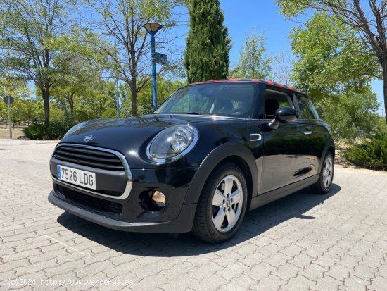 MINI One D 1.5 95cv 6 vel. *IVA deducible* *133.000 km* *12-2019* *Nacional* *194€/mes* - Madrid