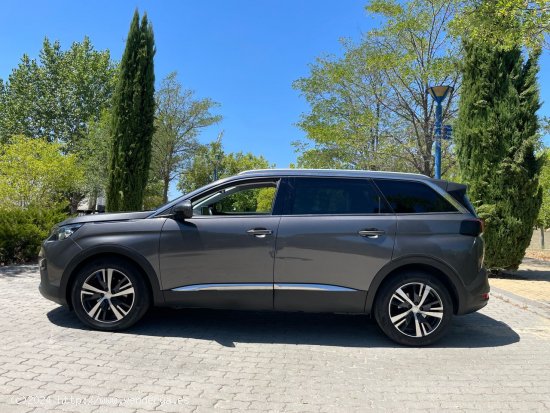 Peugeot 5008 Allure EAT8 1.5 HDi 130cv 8 vel. *IVA deducible* *Automático* *7 plazas* *11-2019* *Na