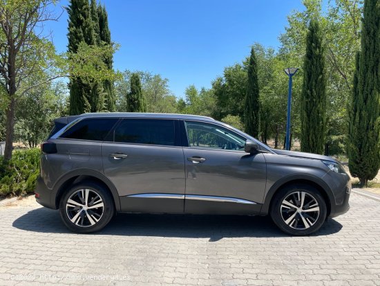 Peugeot 5008 Allure EAT8 1.5 HDi 130cv 8 vel. *IVA deducible* *Automático* *7 plazas* *11-2019* *Na