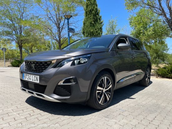 Peugeot 5008 Allure EAT8 1.5 HDi 130cv 8 vel. *IVA deducible* *Automático* *7 plazas* *11-2019* *Na