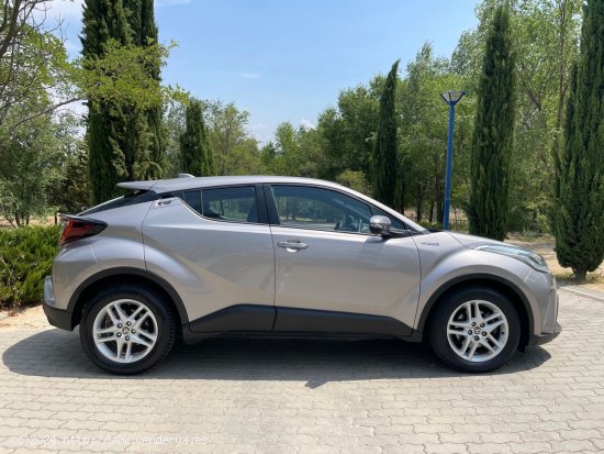 Toyota C-HR Active 125H 1.8 122cv. *IVA deducible* *Distintivo ECO* *Modelo nuevo* *Año 2020* *Naci