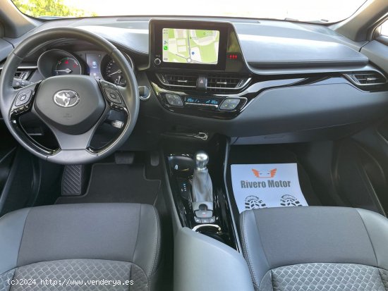 Toyota C-HR Advance 2.0 180H. *IVA deducible* *8.000 km* *29-11-2023* *Nacional* *407€/mes* - Madr