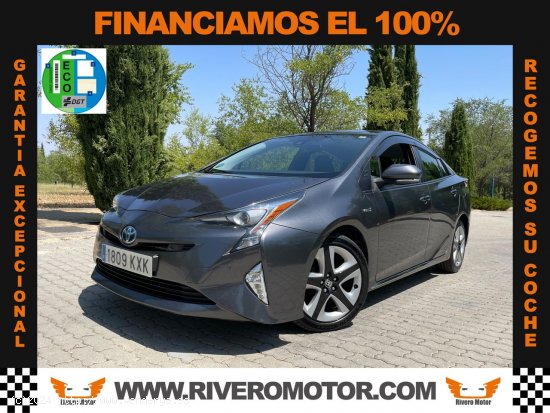  Toyota Prius Híbrido 1.8 122cv. *IVA deducible* *Garantía Toyota* *176.000 km* *2019* *Nacional* * 