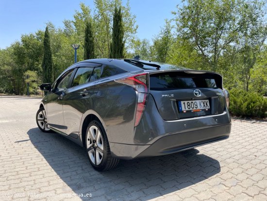 Toyota Prius Híbrido 1.8 122cv. *IVA deducible* *Garantía Toyota* *176.000 km* *2019* *Nacional* *