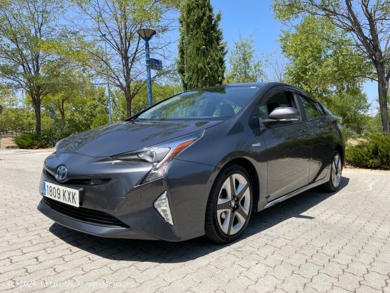 Toyota Prius Híbrido 1.8 122cv. *IVA deducible* *Garantía Toyota* *176.000 km* *2019* *Nacional* *