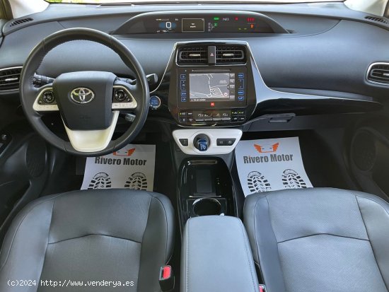 Toyota Prius Híbrido 1.8 122cv. *IVA deducible* *Garantía Toyota* *176.000 km* *2019* *Nacional* *