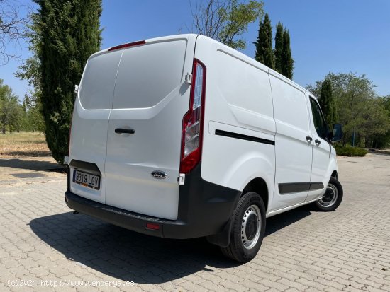 Ford Transit Custom Van 260 L1 Ambiente 2.0 TDCI 105cv 6 vel. *IVA deducible* *137.000 km* *Año 202